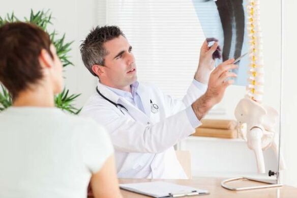 Indirizzo a uno specialista per l'osteocondosi cervicale