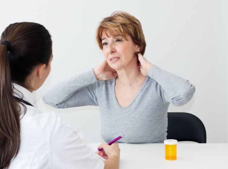 ad una visita dal medico per l'osteocondrosi cervicale